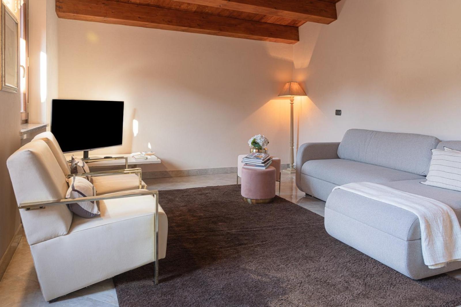 Apartment Frabosa White Week Elegant 4beds 10 Min To Station
